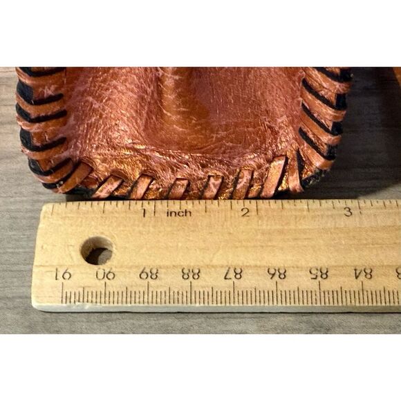 NWOT Patricia Nash 100% Leather Metallic Embossed Detailing Crossbody Purse - Picture 11 of 15